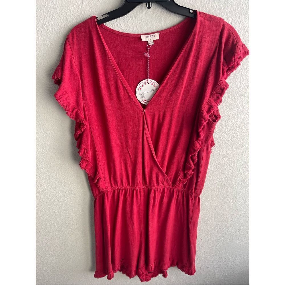 ❤️Umgee Flutter Sleeve Romper NWT